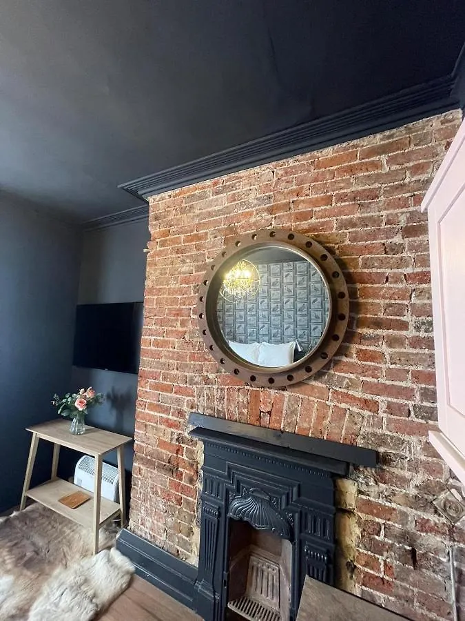 Salt Life Getaway Apartment Brighton