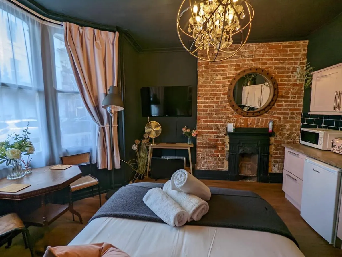 Salt Life Getaway Apartment Brighton 0*,  United Kingdom
